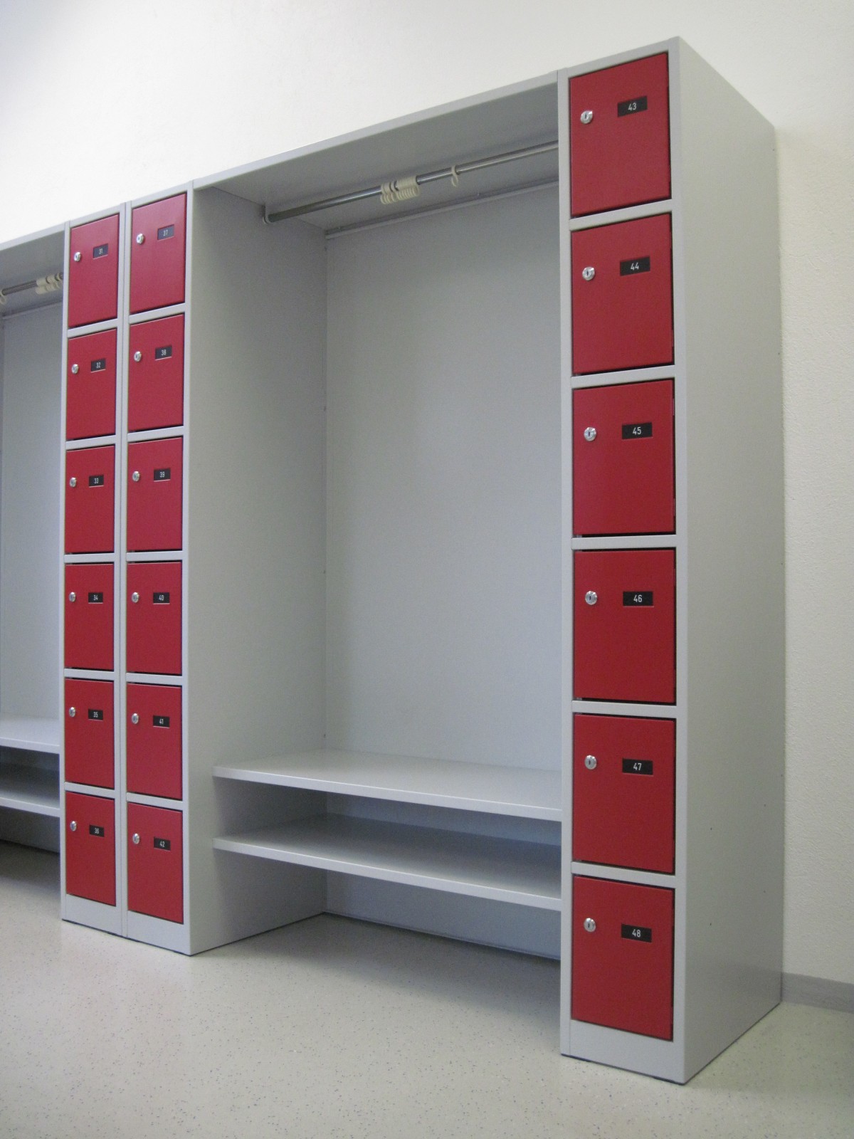 Armoires et Vestiaires Mobilier d’entreprise Suisse • Vaud